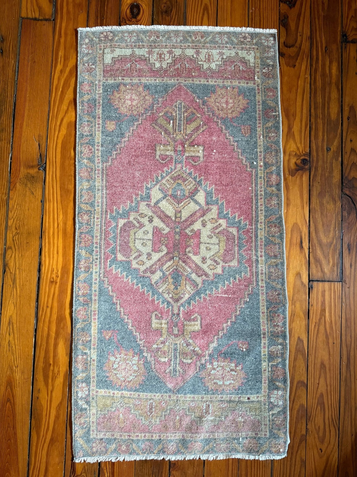 Nemut - Neighborhood Rugs