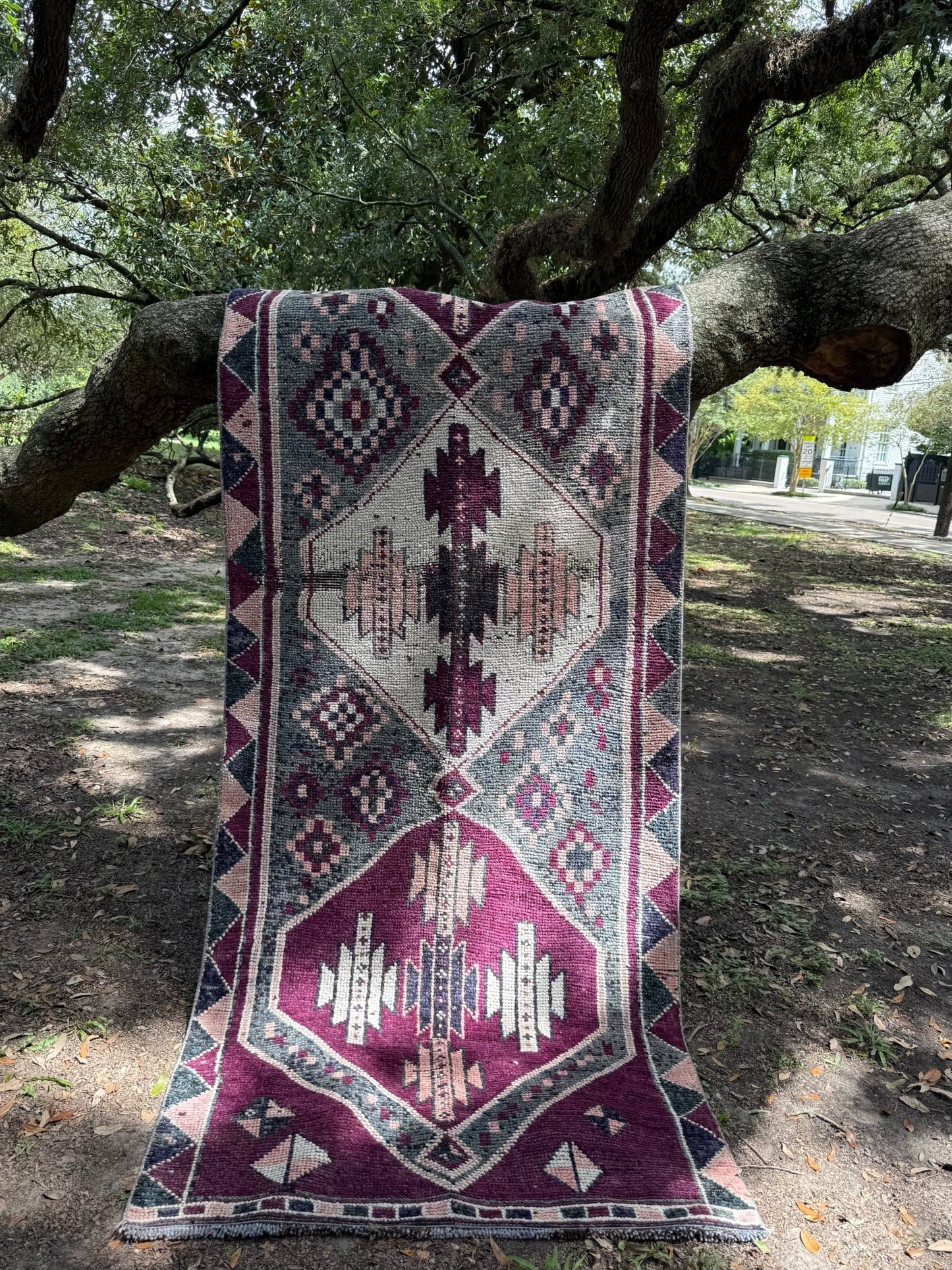 Şarap - Neighborhood Rugs