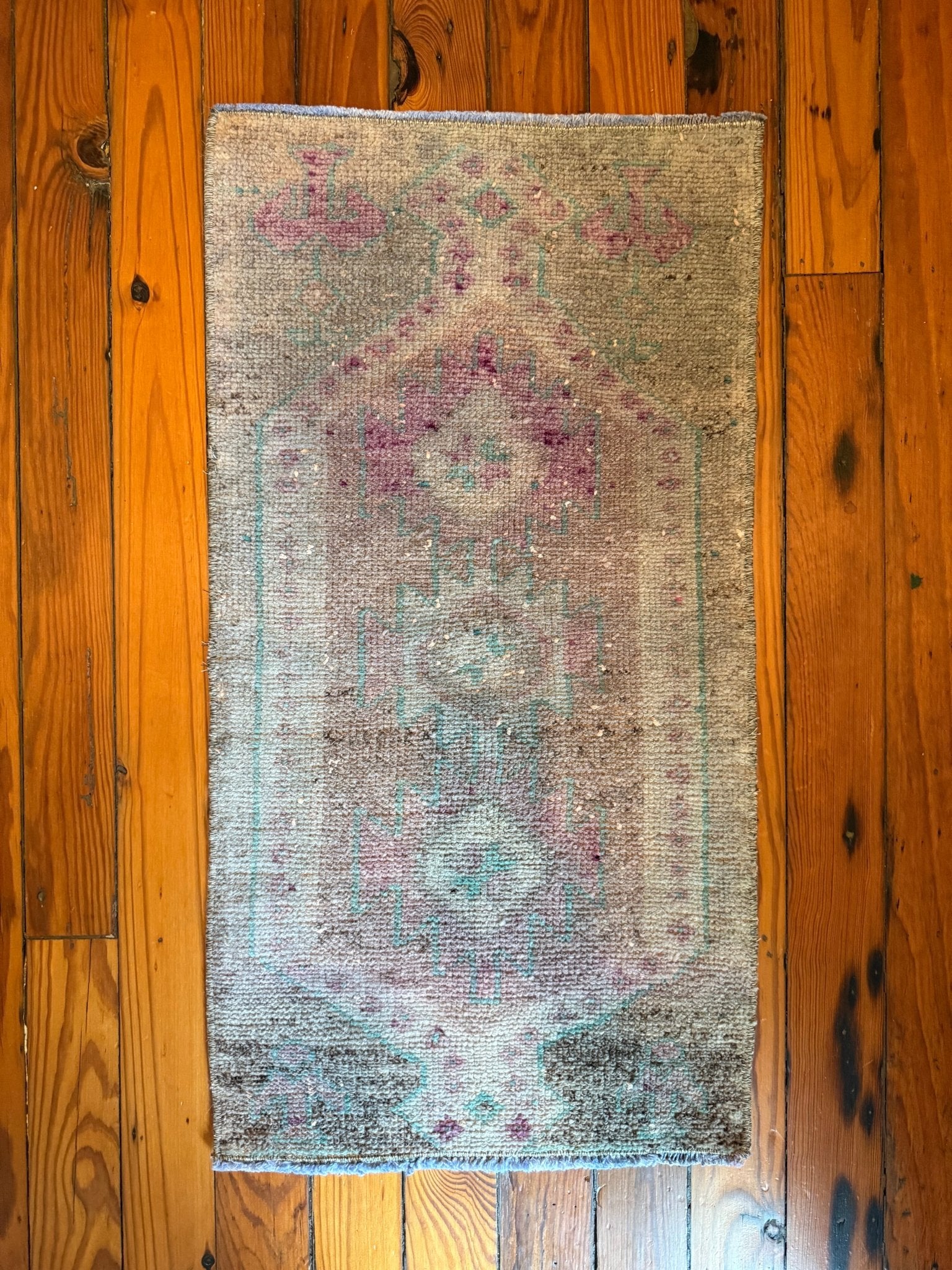 Göbek - Neighborhood Rugs