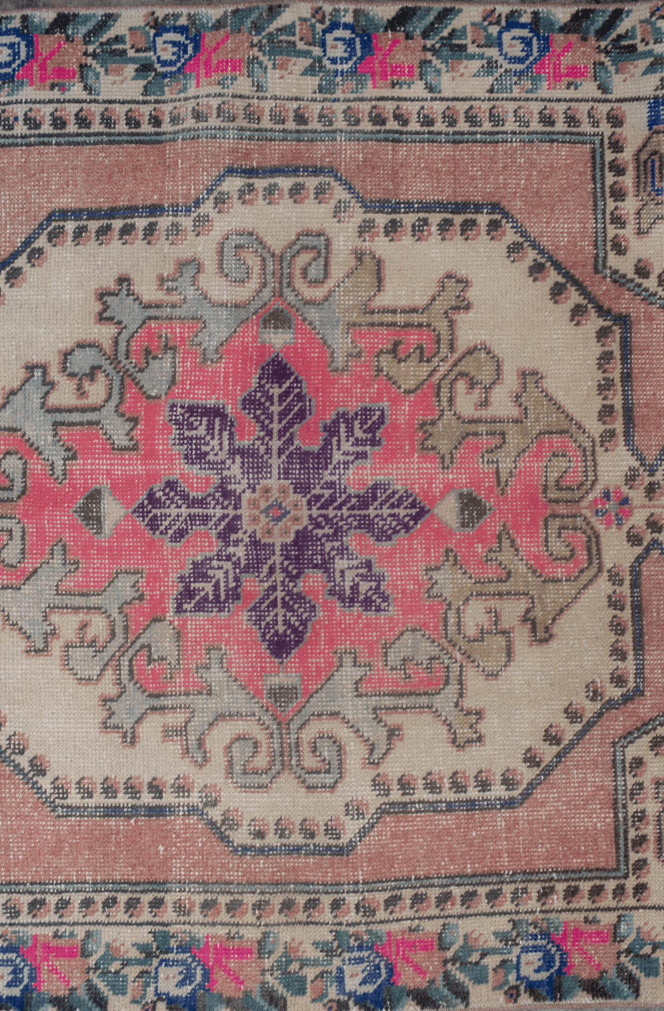 Leyla - Neighborhood Rugs