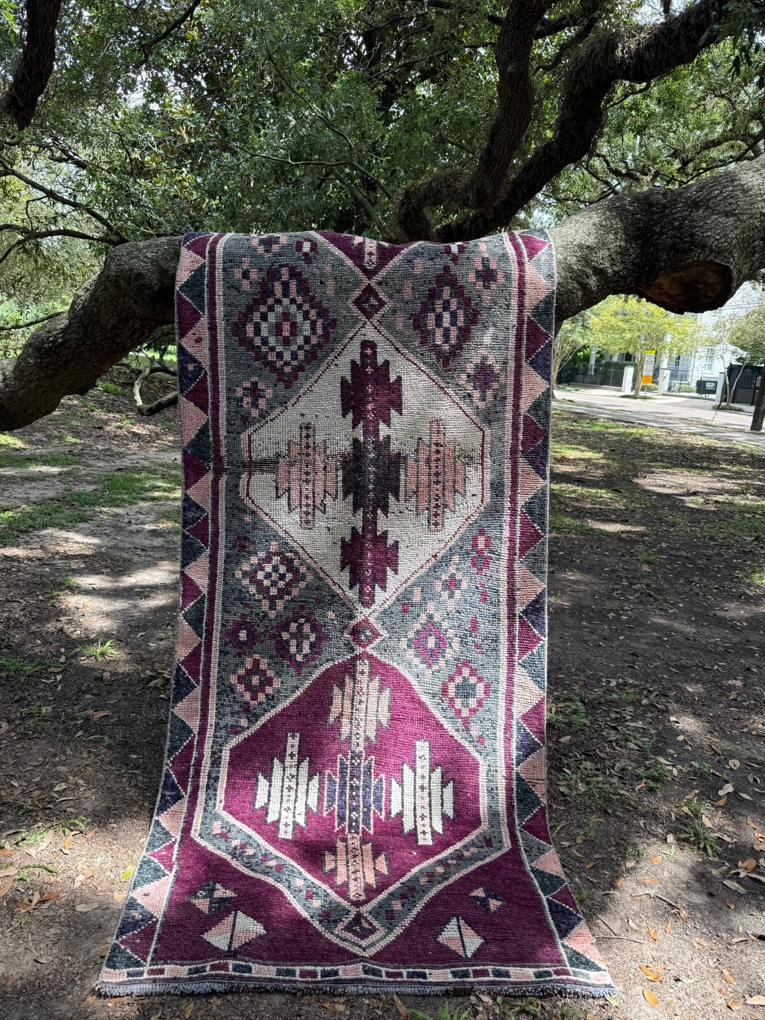 Şarap - Neighborhood Rugs